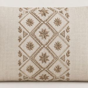 Lefkara cushion
